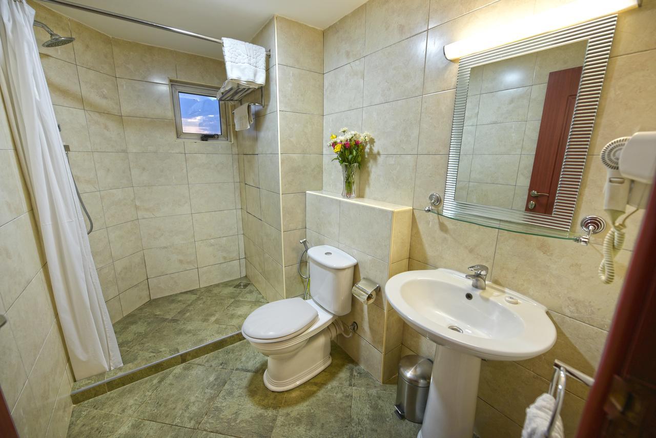 Hotel Sojovalo Кампала Экстерьер фото